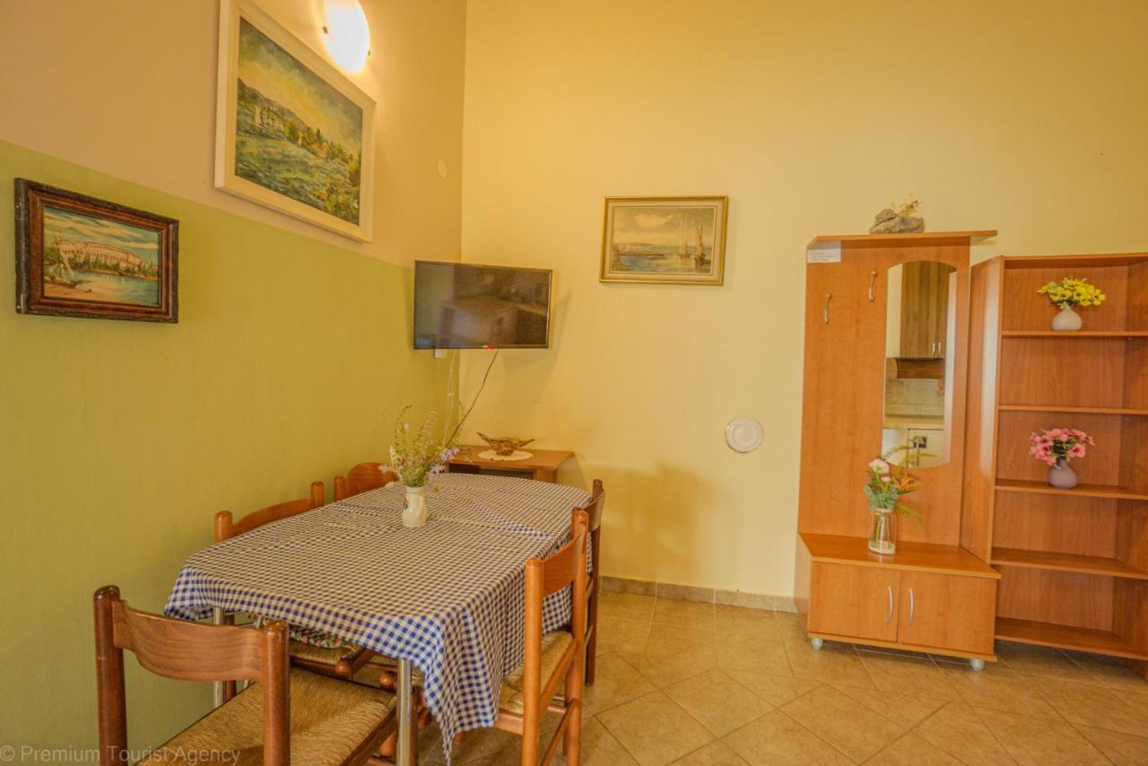 Zdenko Apartment Metajna Ngoại thất bức ảnh