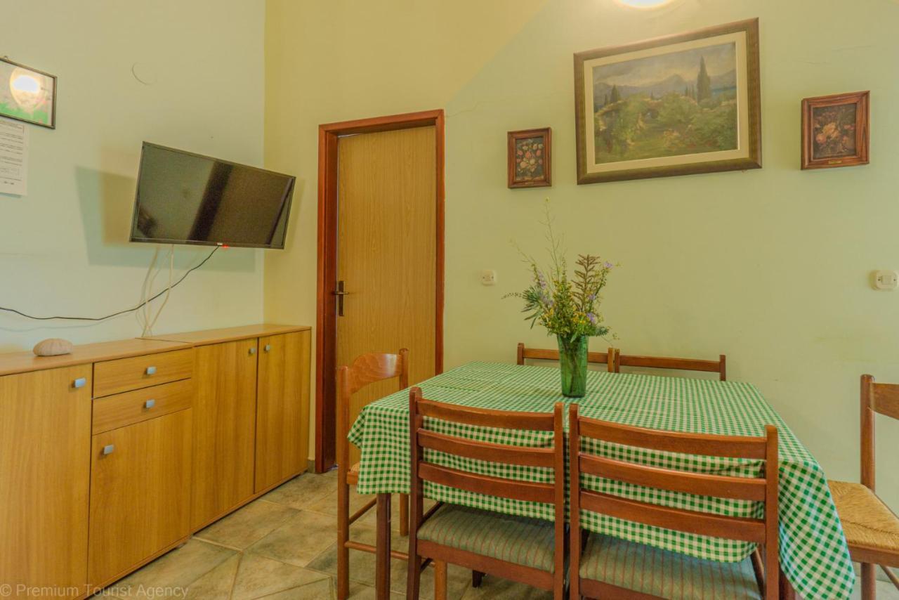 Zdenko Apartment Metajna Ngoại thất bức ảnh